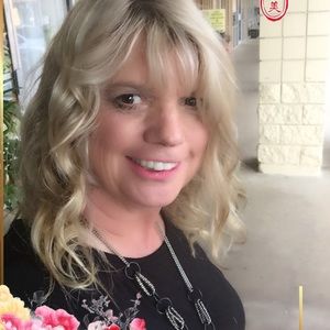 Meet your Posher, Lorin